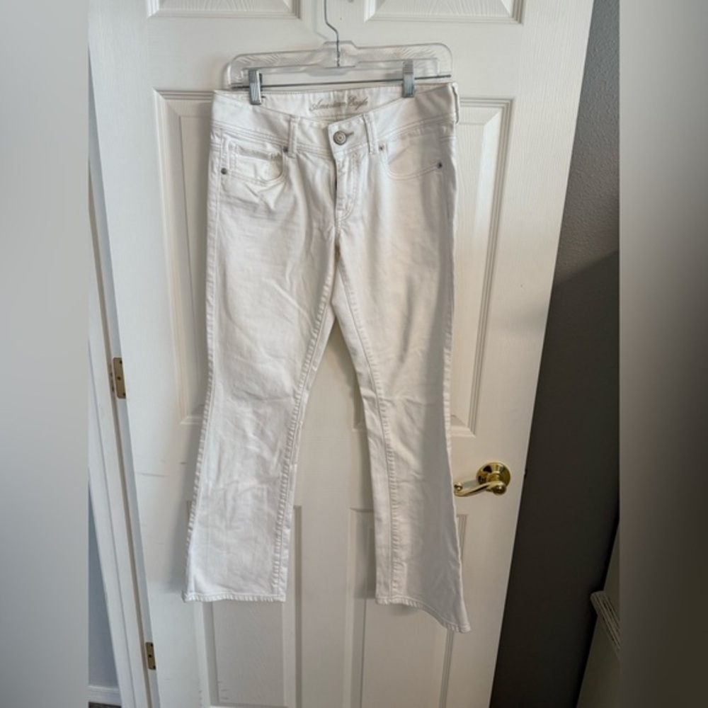American Eagle Original Bootcut Off-White Jeans Size 6